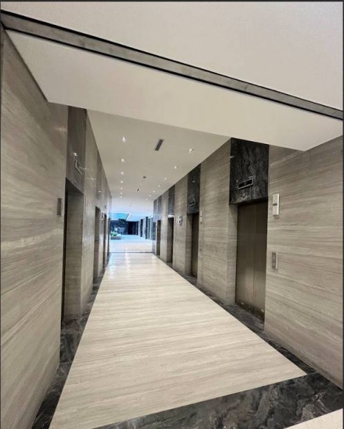 Oficina en Alquiler Obra Gris en Centro Empresarial Esmeralda Bella
