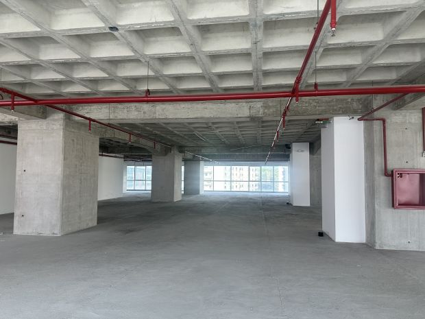 ALQUILER DE OFICINA EN OBRA GRIS  EN CAMPO ALEGRE BELLA