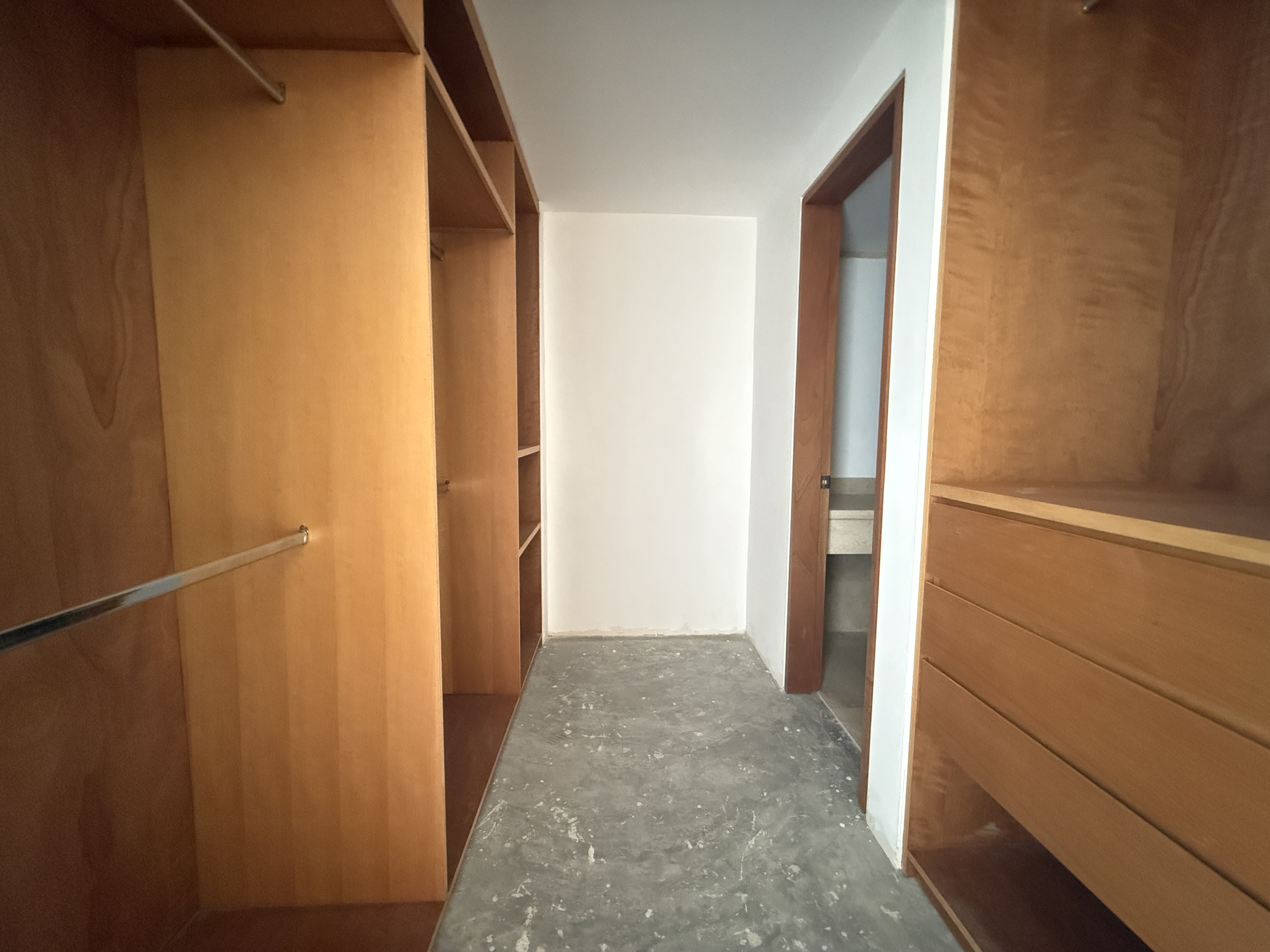 PENT-HOUSE DUPLEX EN OBRA BLANCA EN LOMAS DE LAS MERCEDES BELLA