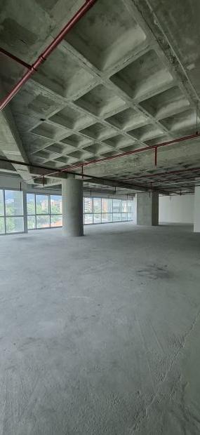 Oficina en Alquiler Obra Gris en Centro Empresarial Esmeralda Bella