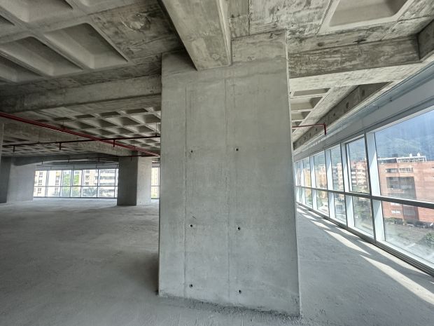 ALQUILER DE OFICINA EN OBRA GRIS  EN CAMPO ALEGRE BELLA