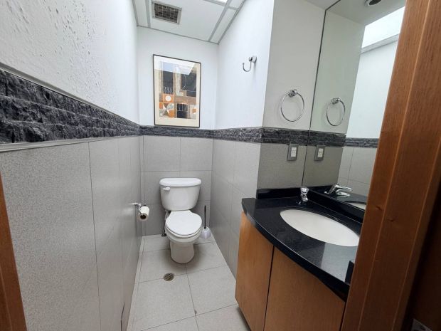 oficina en venta bello monte torre financiera JULI