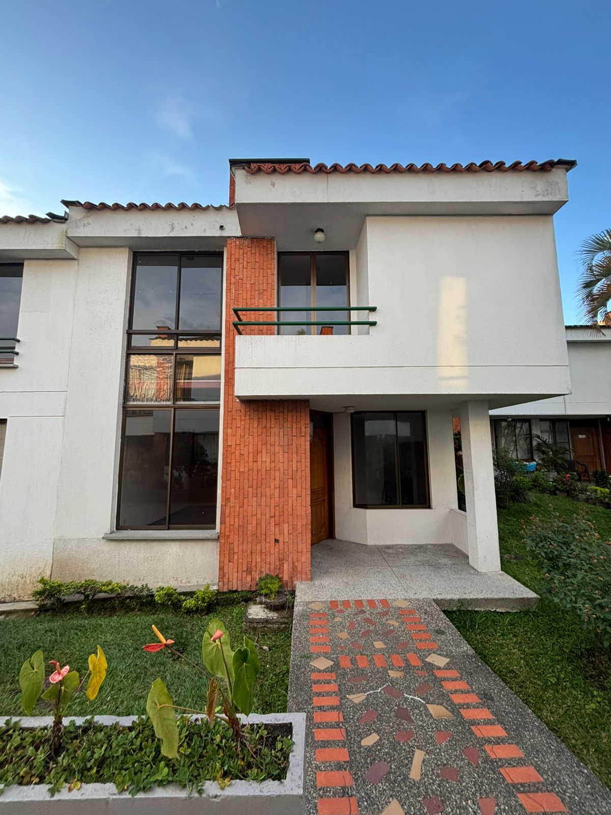 VENTA CASA  130 mts2 AV SUR PEREIRA CONJUNTO CERRADO