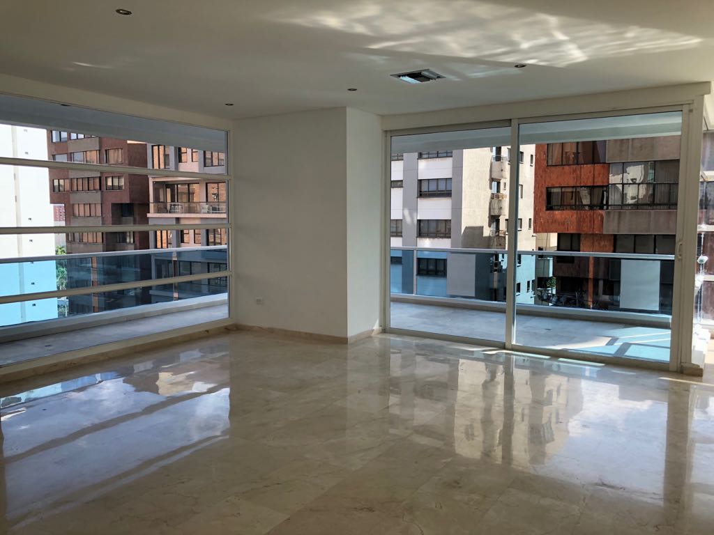 SE VENDE APTO.DE LUJO   4 HAB. ZONA GOLF