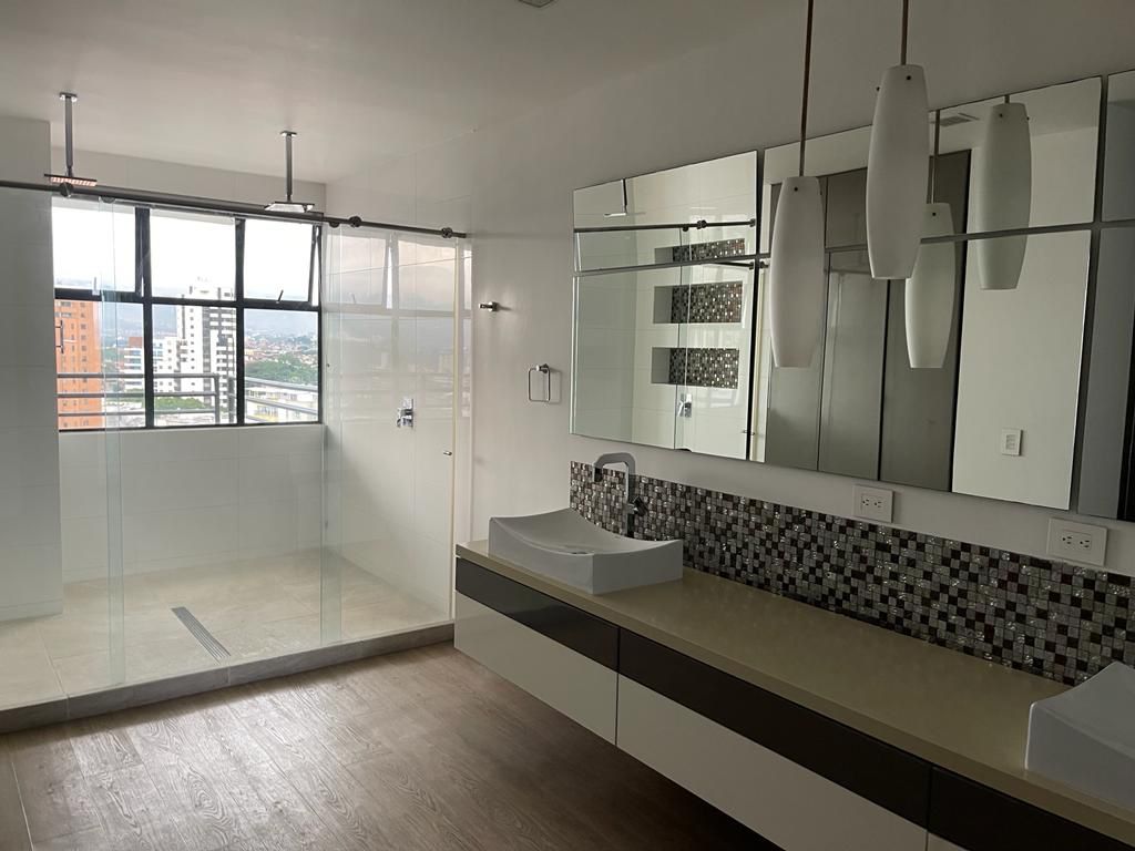 Imagen de VENTA DE APARTAMENTO EN PINARES, PEREIRA, COLOMBIA