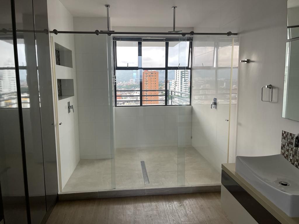 Imagen de VENTA DE APARTAMENTO EN PINARES, PEREIRA, COLOMBIA