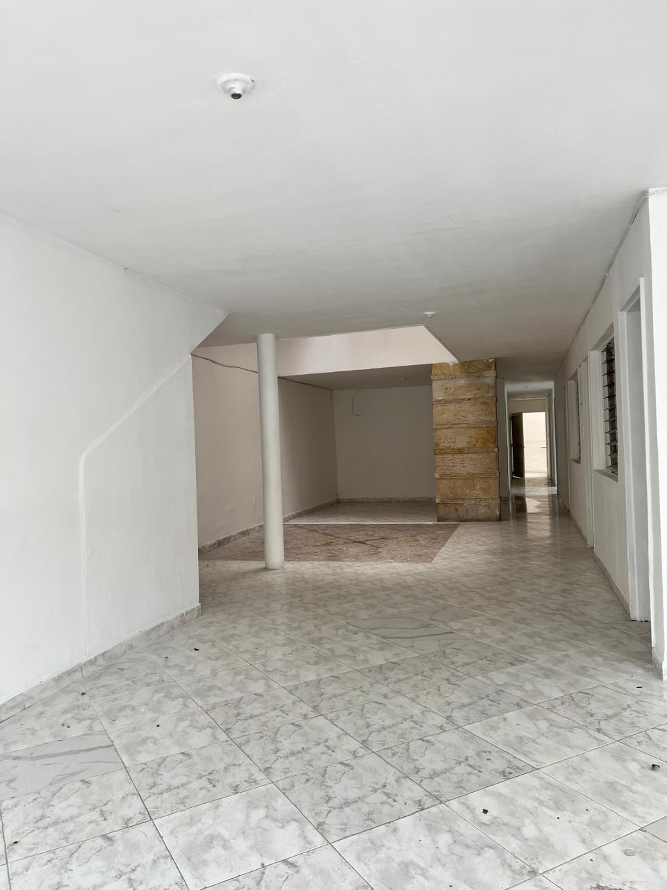 Casa con uso comercial en Laureles