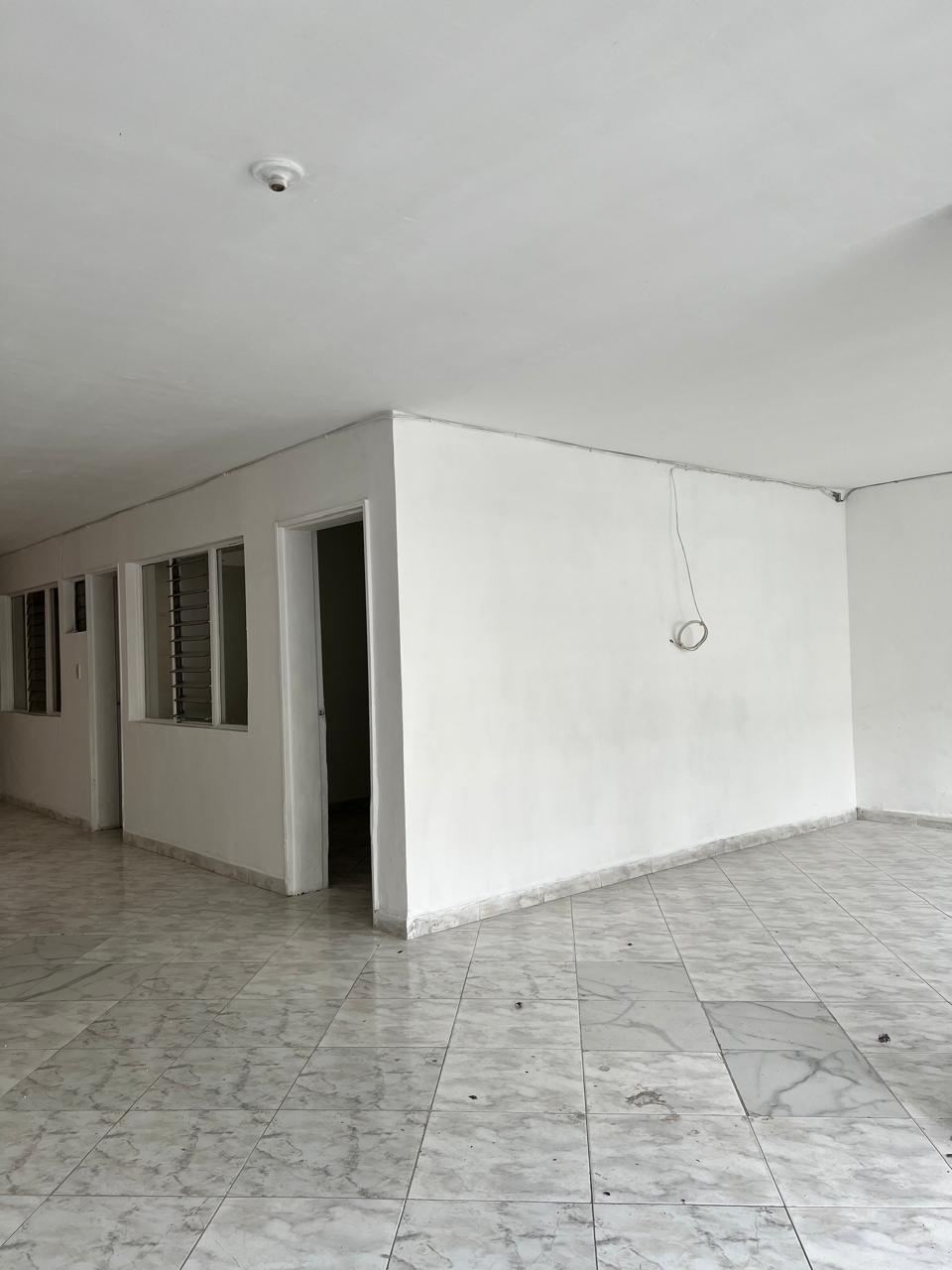 Casa con uso comercial en Laureles