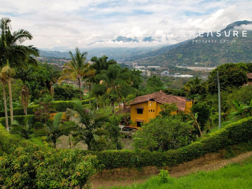 Hermosa Finca a la venta en Girardota