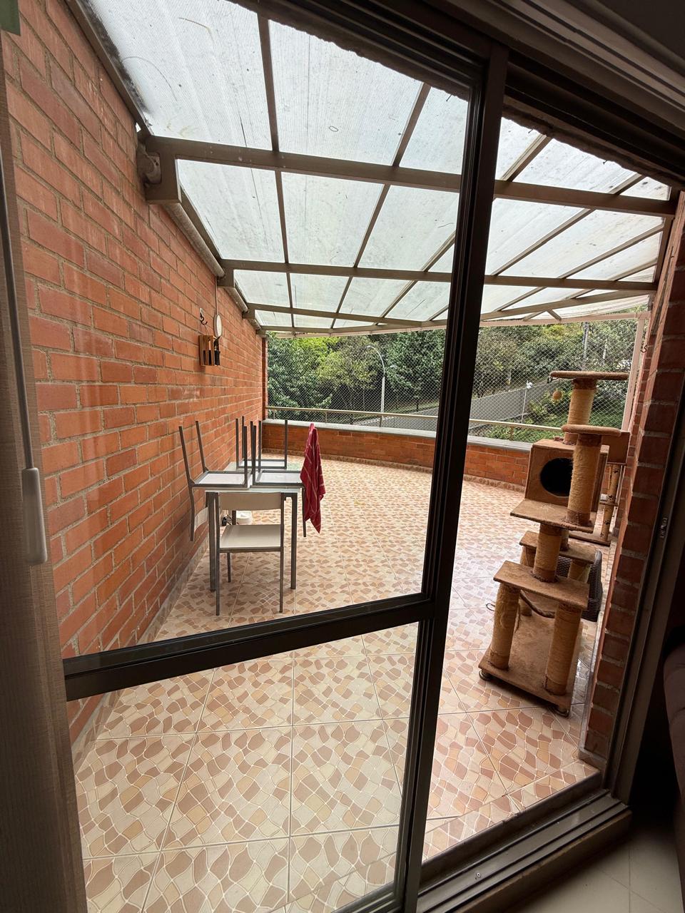 Apartamento con terraza