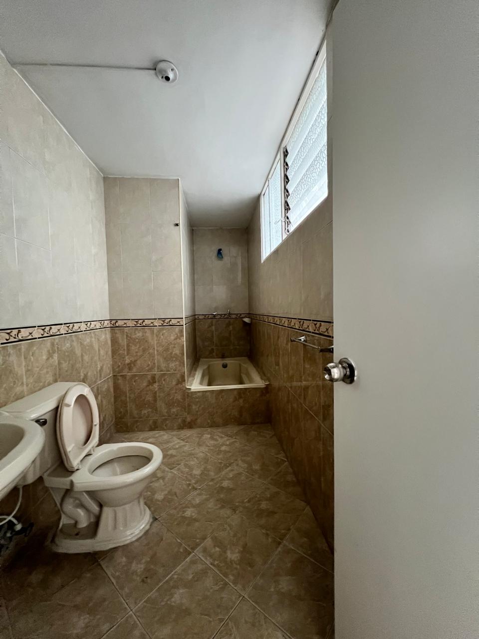 Casa con uso comercial en Laureles