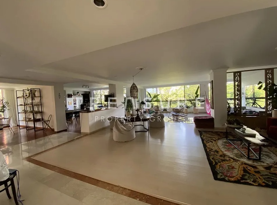 Hermoso y amplio apartamento en exclusivo barrio de El Poblado