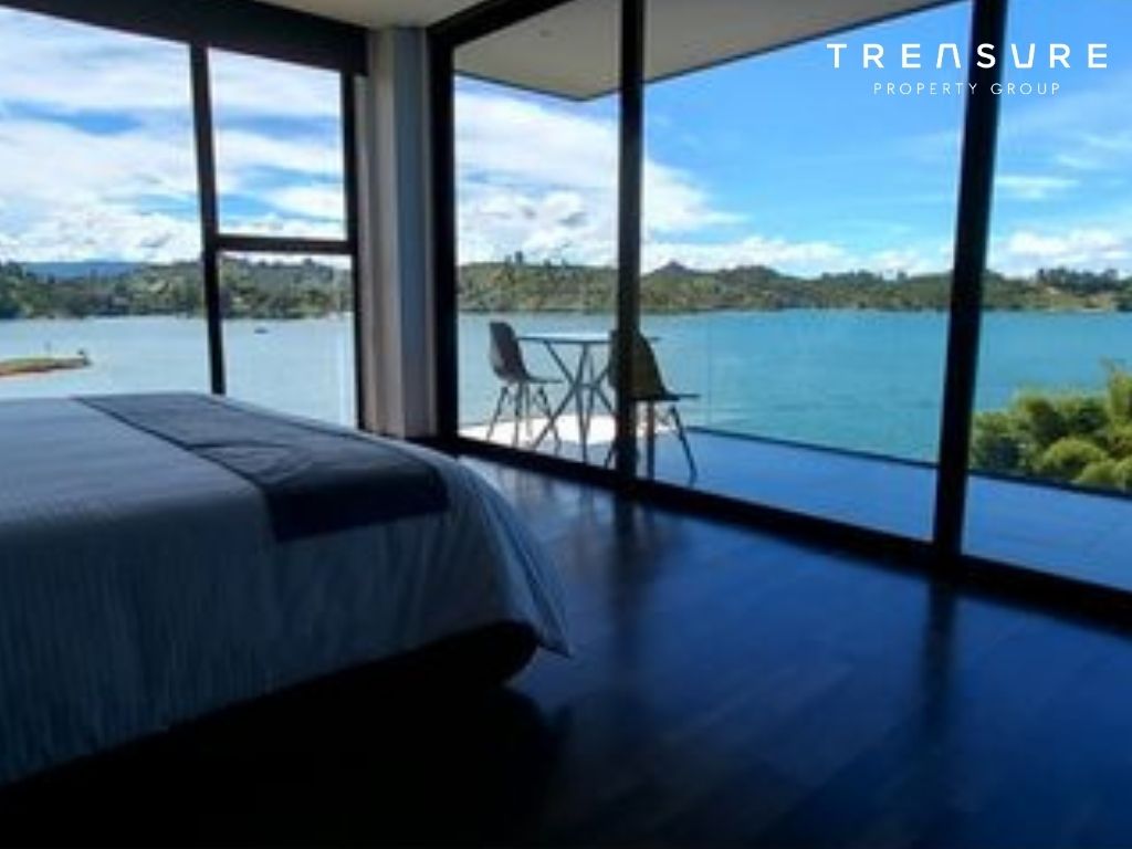 Casa en VENTA en El Peñol - Espacio Ideal con Habitaciones