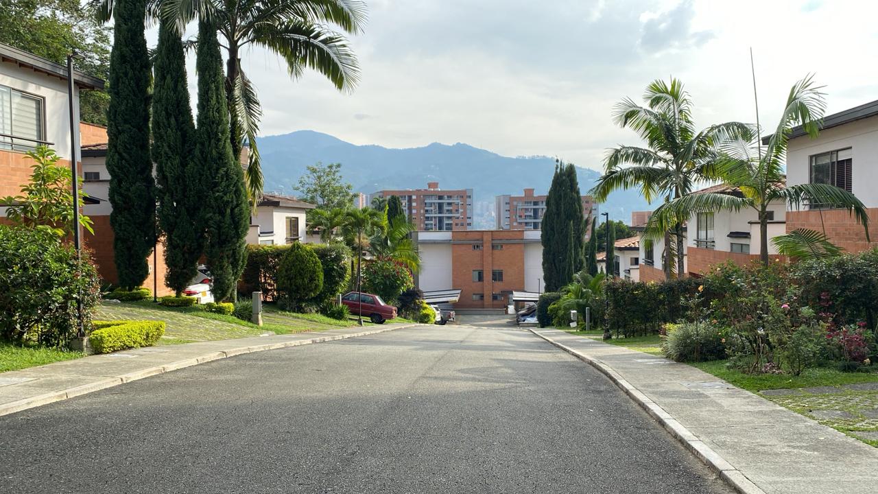 Casa a la venta en urbanización, Envigado