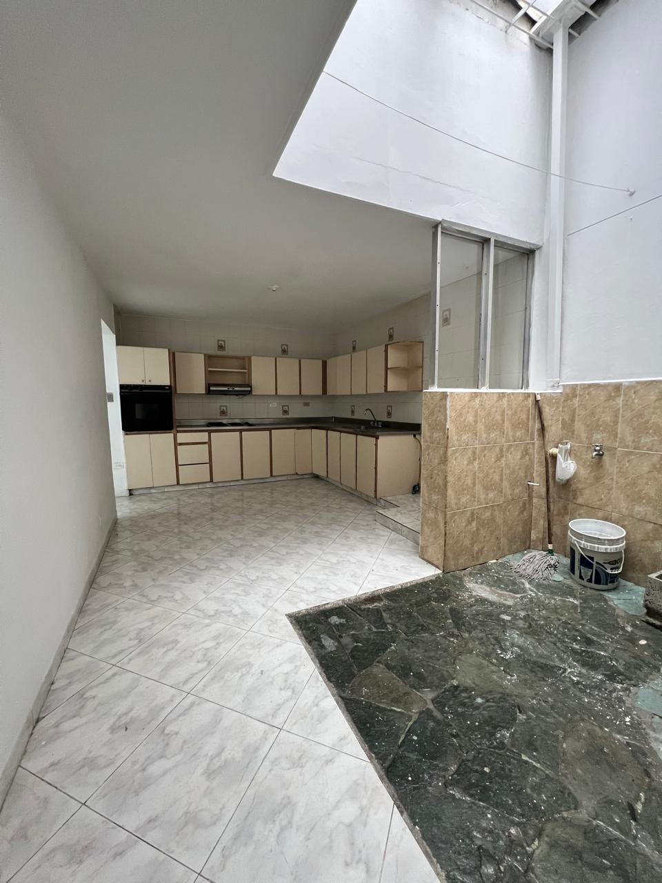 Casa con uso comercial en Laureles