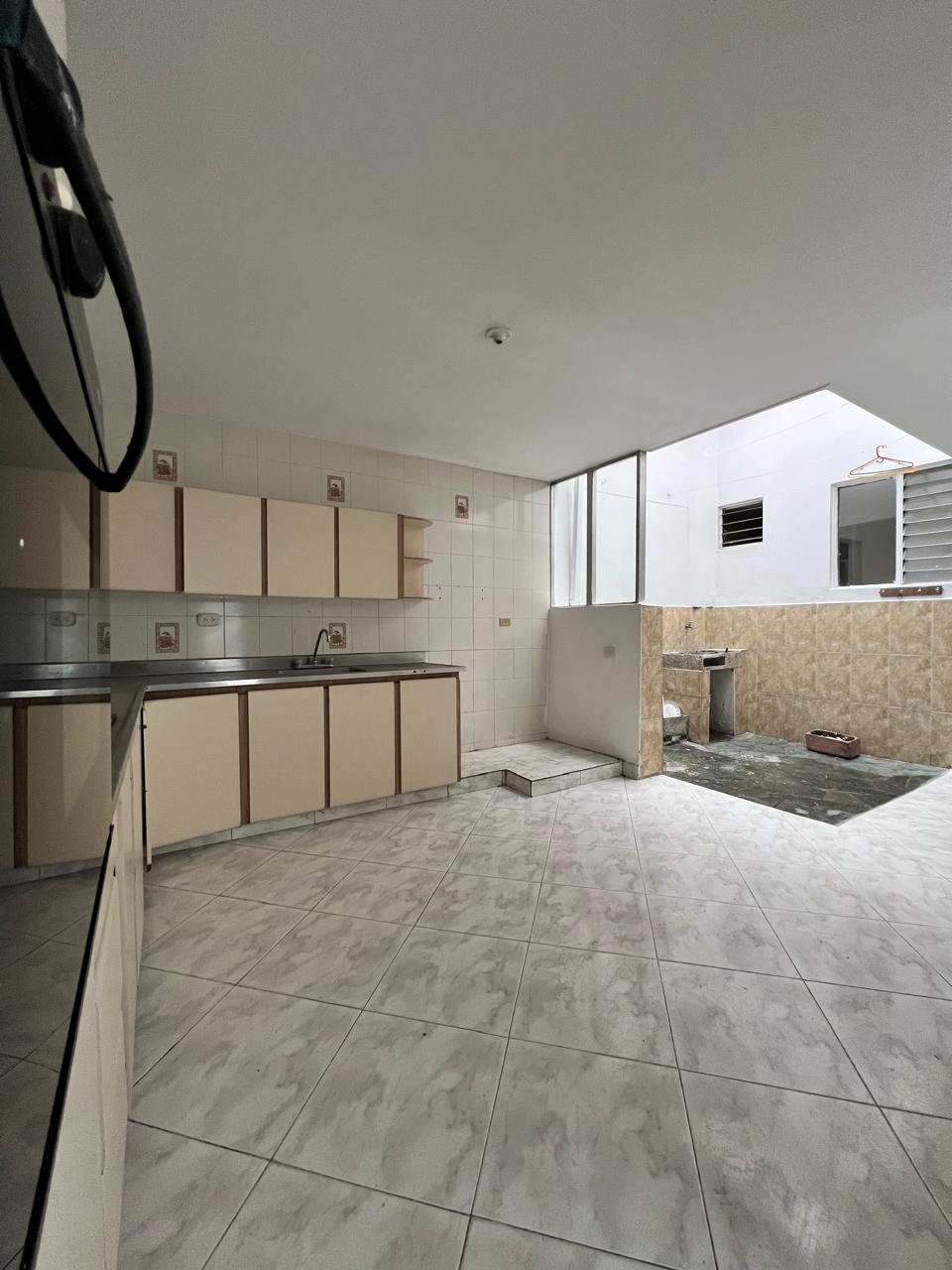 Casa con uso comercial en Laureles