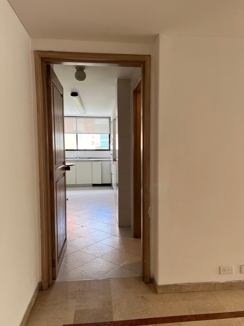 Hermoso y amplio apartamento en exclusivo barrio de El Poblado