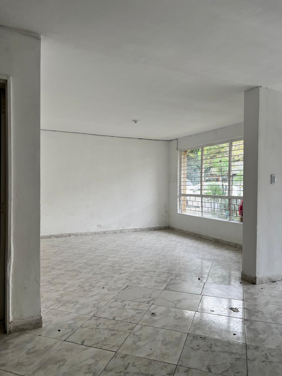 Casa con uso comercial en Laureles