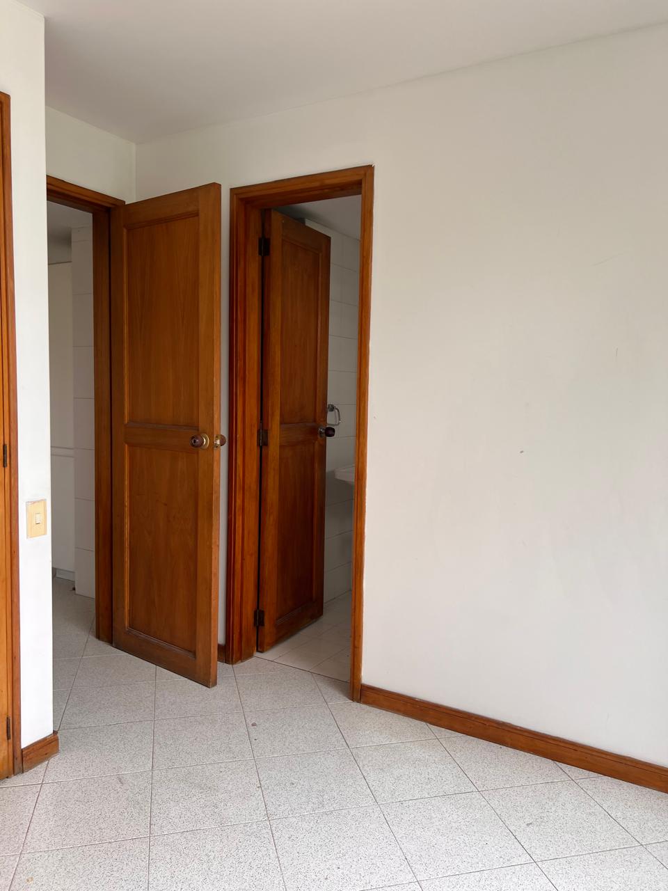 Hermoso y amplio apartamento en exclusivo barrio de El Poblado