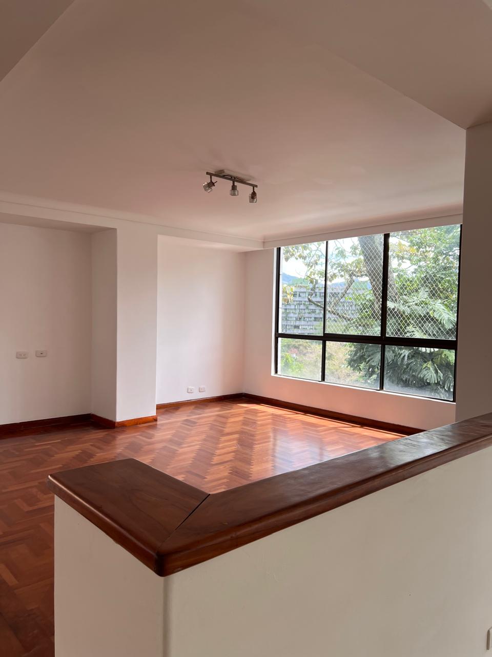 Hermoso y amplio apartamento en exclusivo barrio de El Poblado