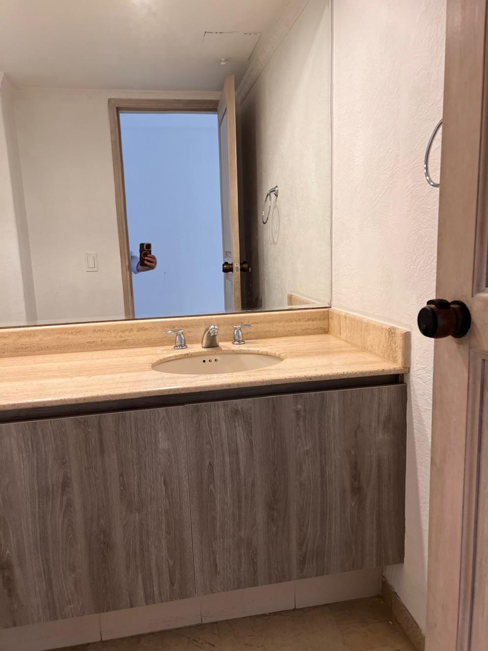 Hermoso y amplio apartamento en exclusivo barrio de El Poblado