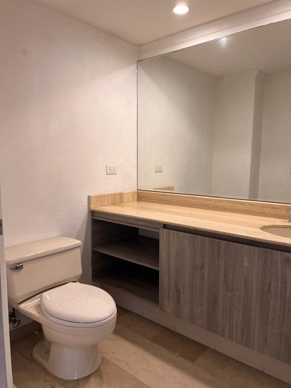 Hermoso y amplio apartamento en exclusivo barrio de El Poblado