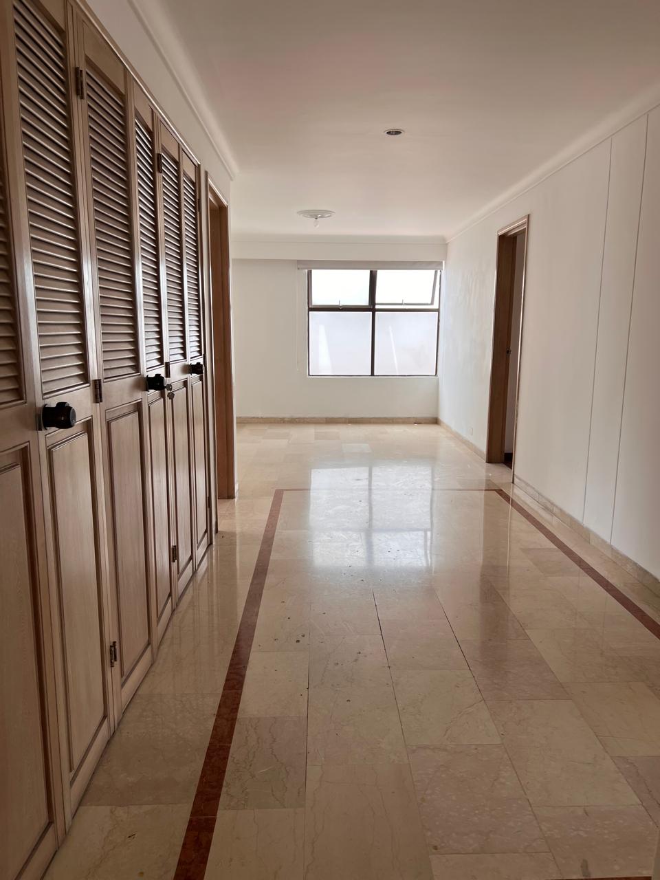 Hermoso y amplio apartamento en exclusivo barrio de El Poblado