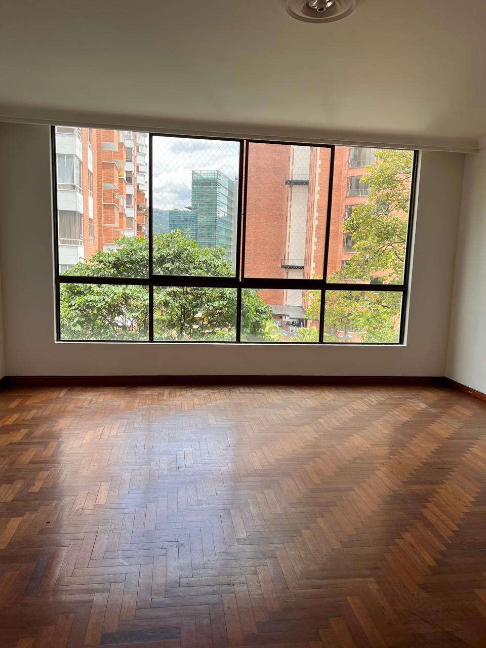 Hermoso y amplio apartamento en exclusivo barrio de El Poblado