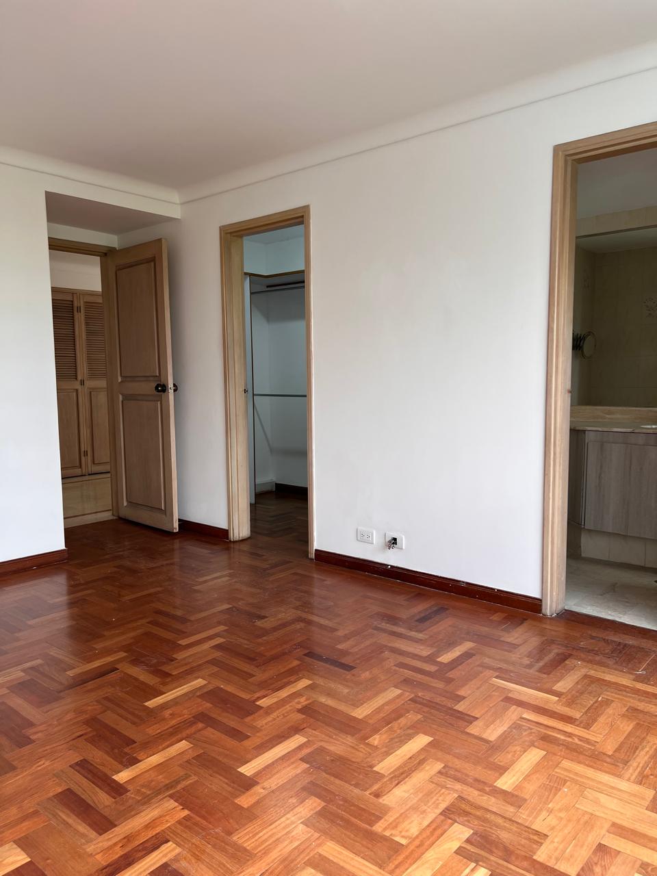 Hermoso y amplio apartamento en exclusivo barrio de El Poblado