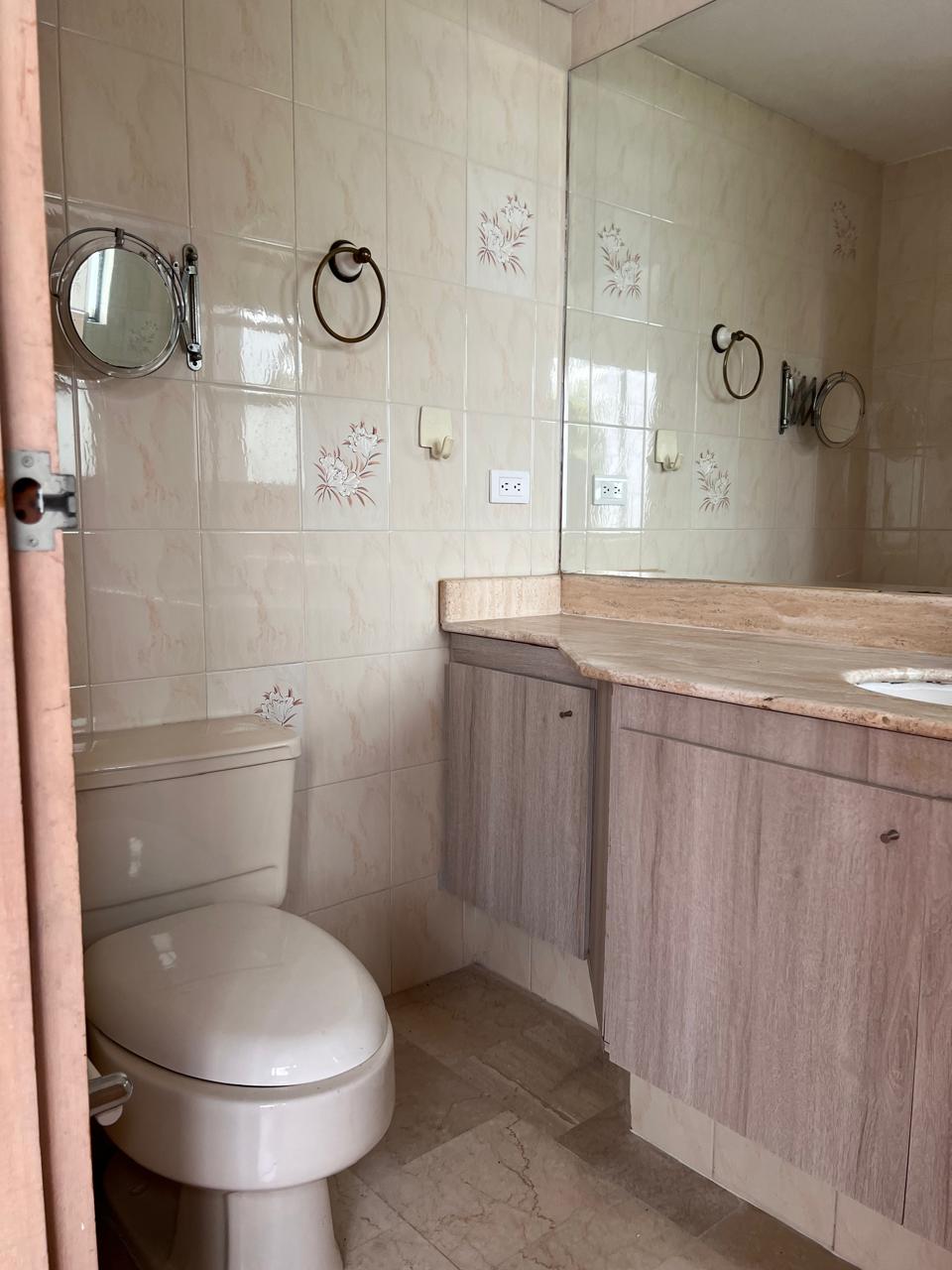 Hermoso y amplio apartamento en exclusivo barrio de El Poblado