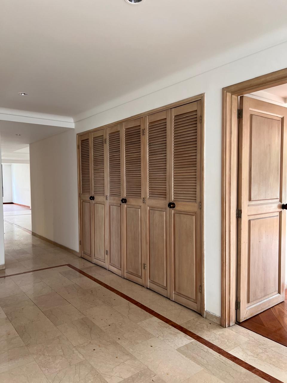 Hermoso y amplio apartamento en exclusivo barrio de El Poblado