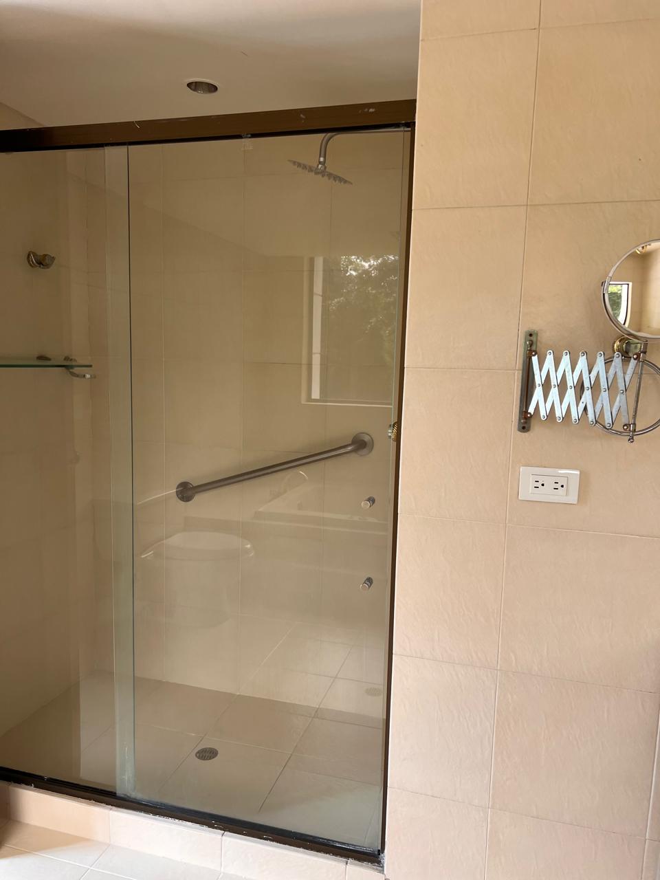 Hermoso y amplio apartamento en exclusivo barrio de El Poblado