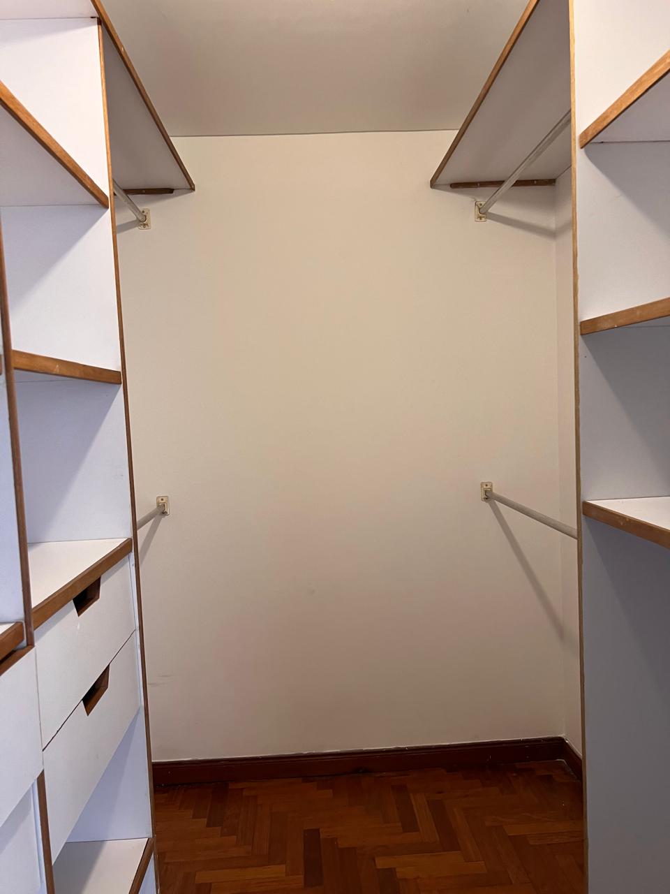 Hermoso y amplio apartamento en exclusivo barrio de El Poblado