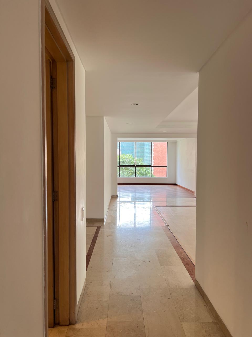 Hermoso y amplio apartamento en exclusivo barrio de El Poblado