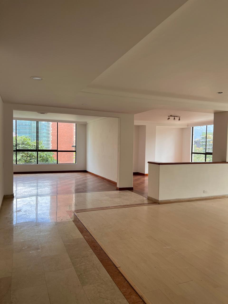 Hermoso y amplio apartamento en exclusivo barrio de El Poblado