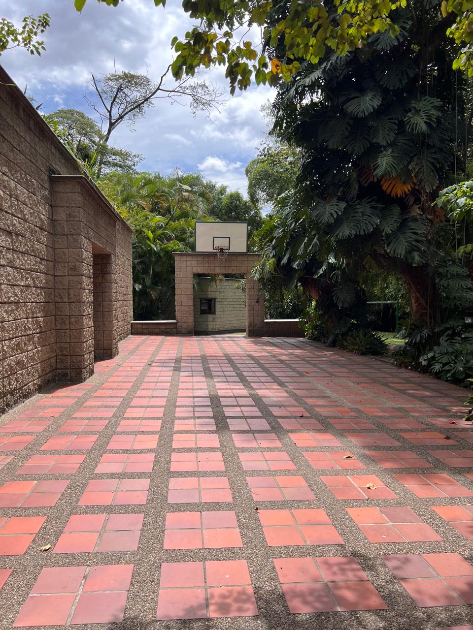 Hermoso y amplio apartamento en exclusivo barrio de El Poblado