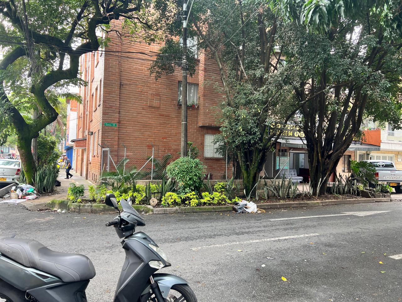 Casa con uso comercial en Laureles