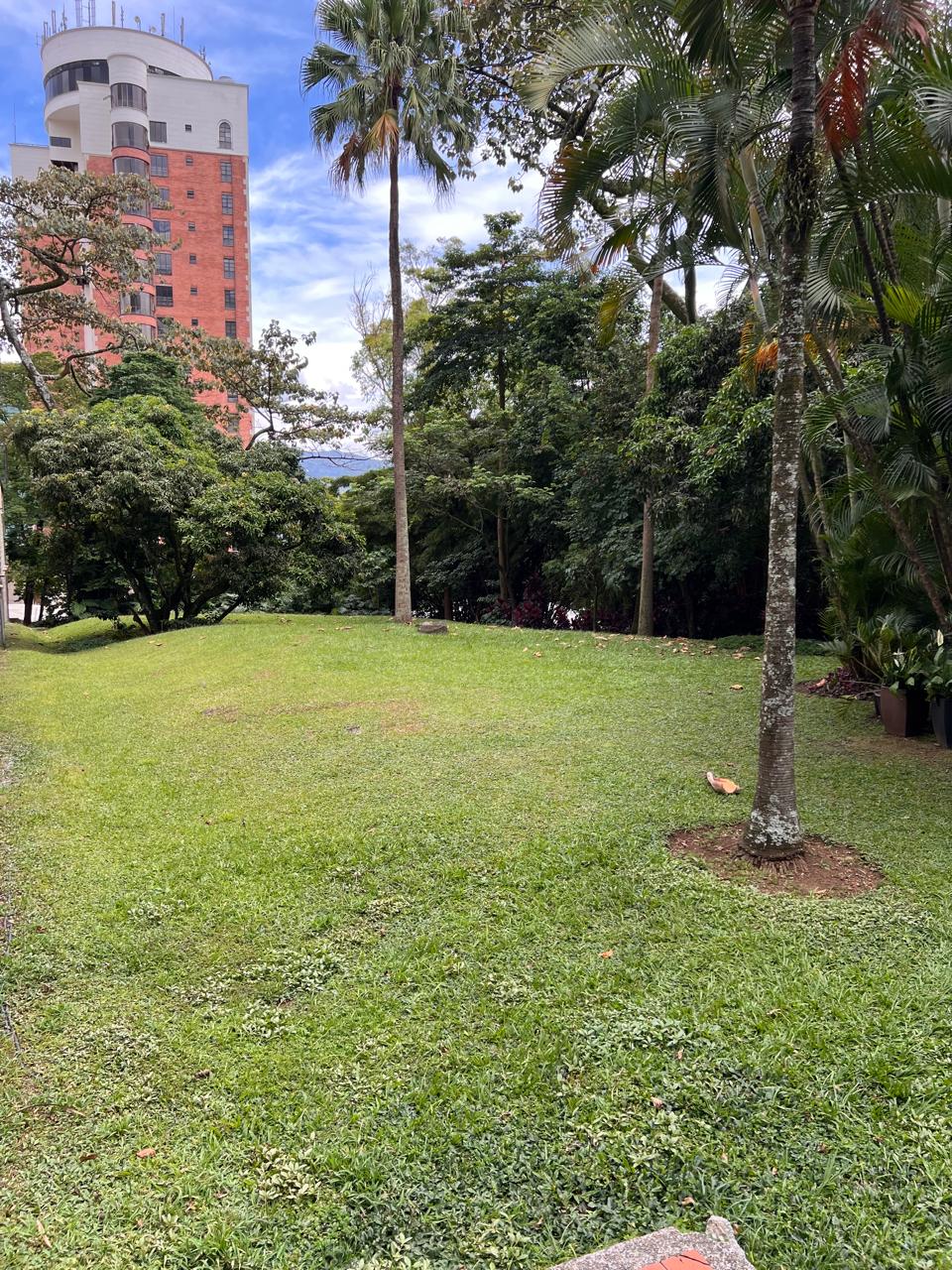 Hermoso y amplio apartamento en exclusivo barrio de El Poblado