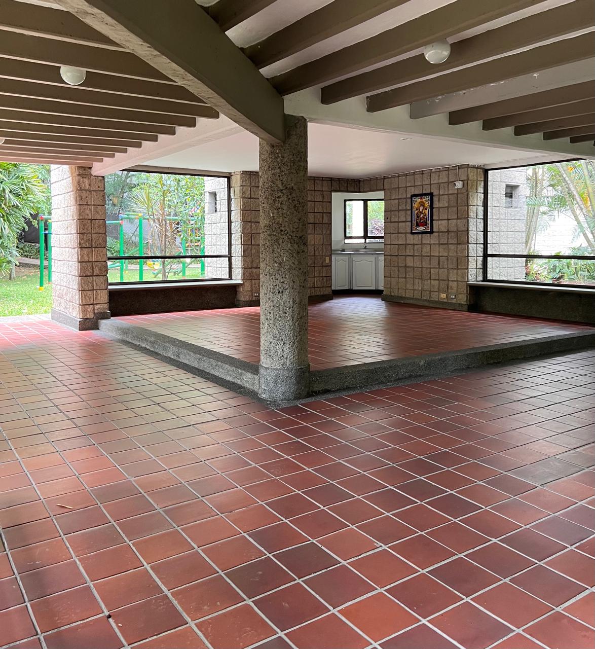Hermoso y amplio apartamento en exclusivo barrio de El Poblado