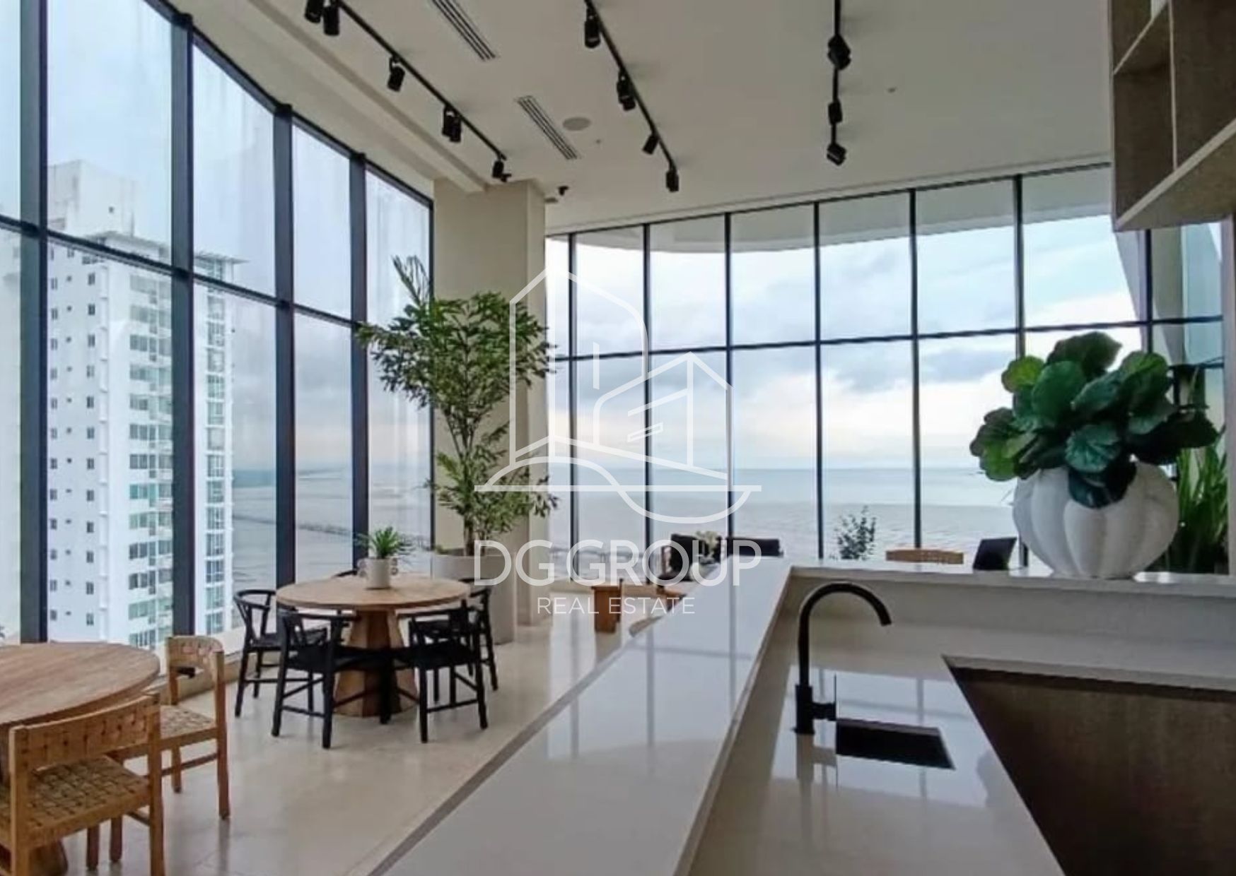 Venta o alquiler de apartamento en Coco del mar. — foto 1