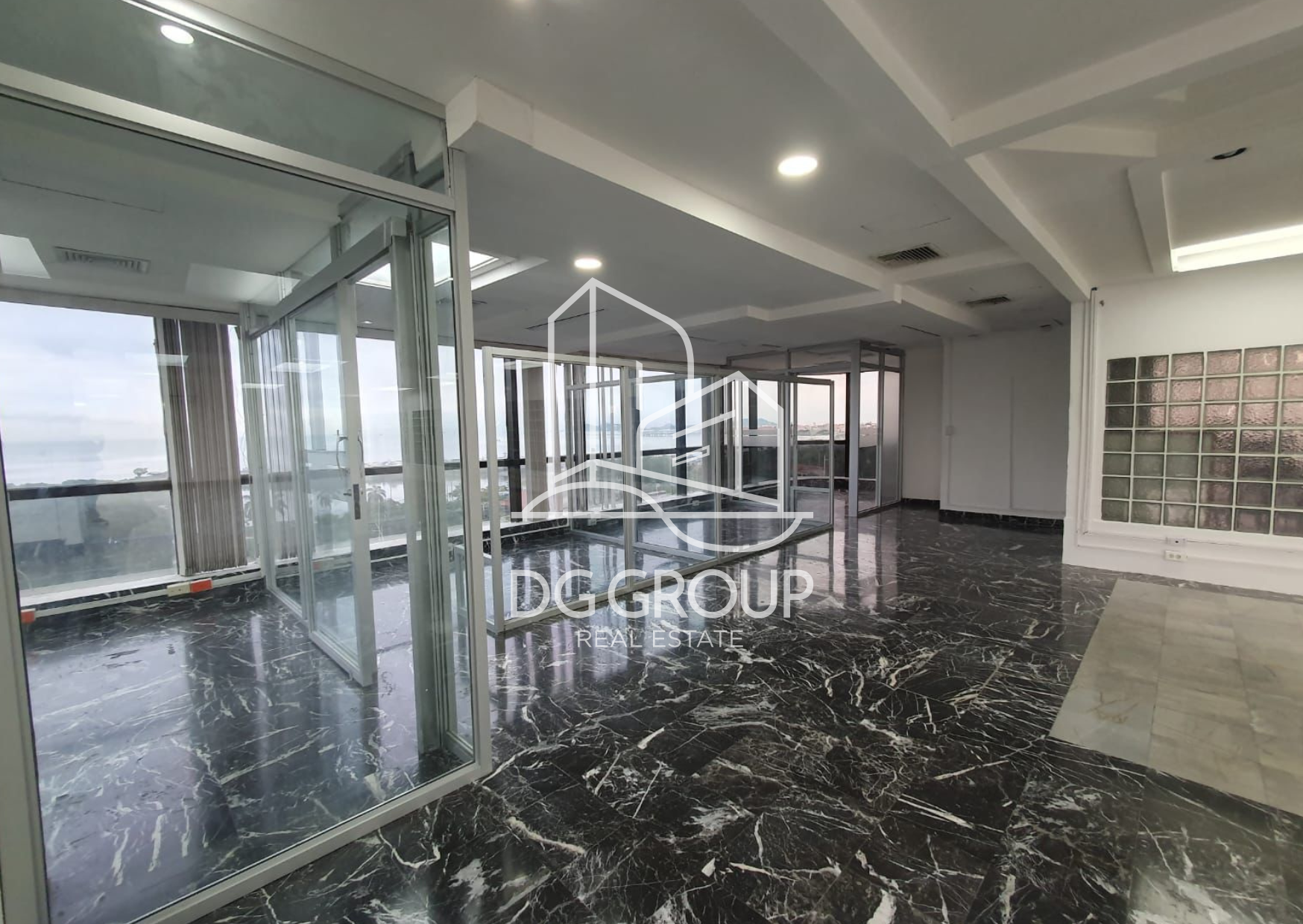 Alquiler de oficina en Avenida Balboa Torre BAC — foto 1