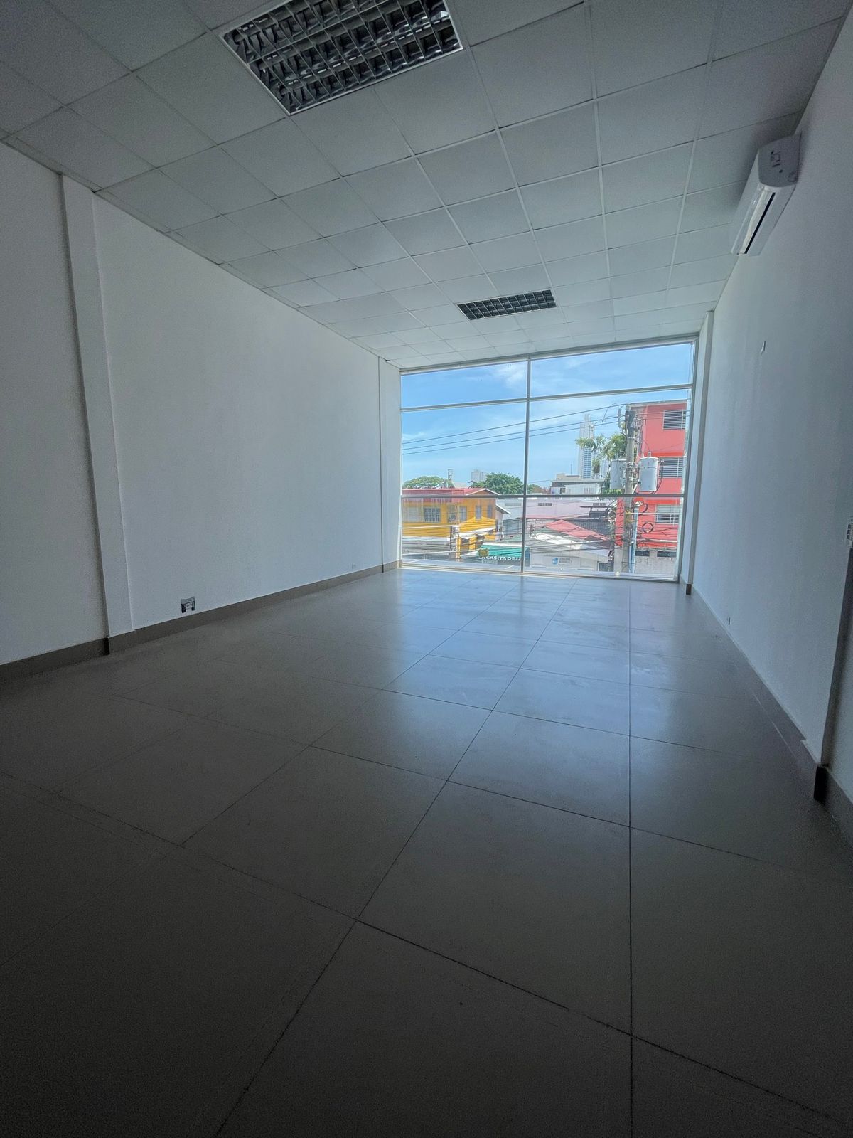 Alquiler de local comercial en San Francisco Plaza 68 Strip — foto 4