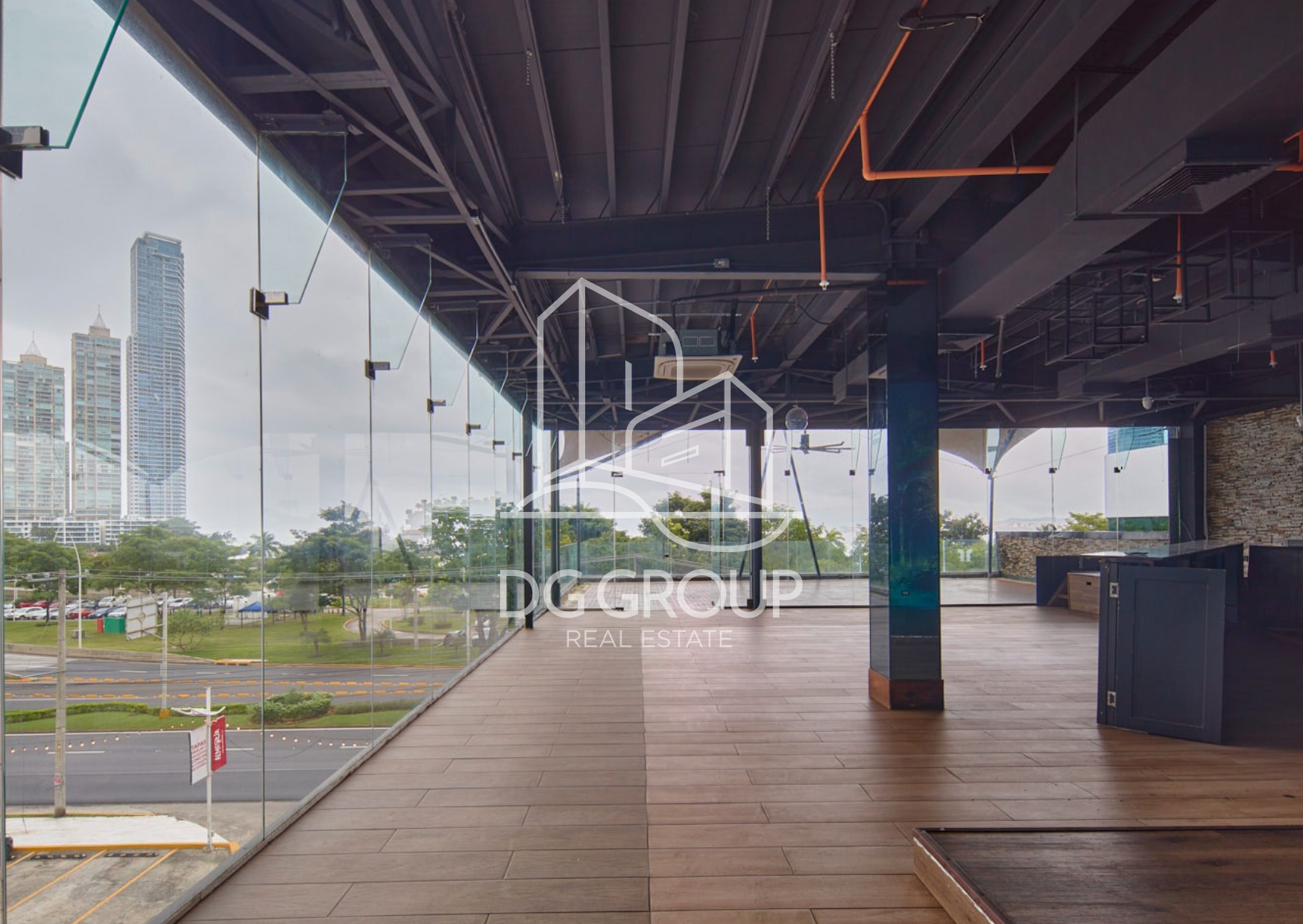 Alquiler de local comercial en Avenida Balboa — foto 4