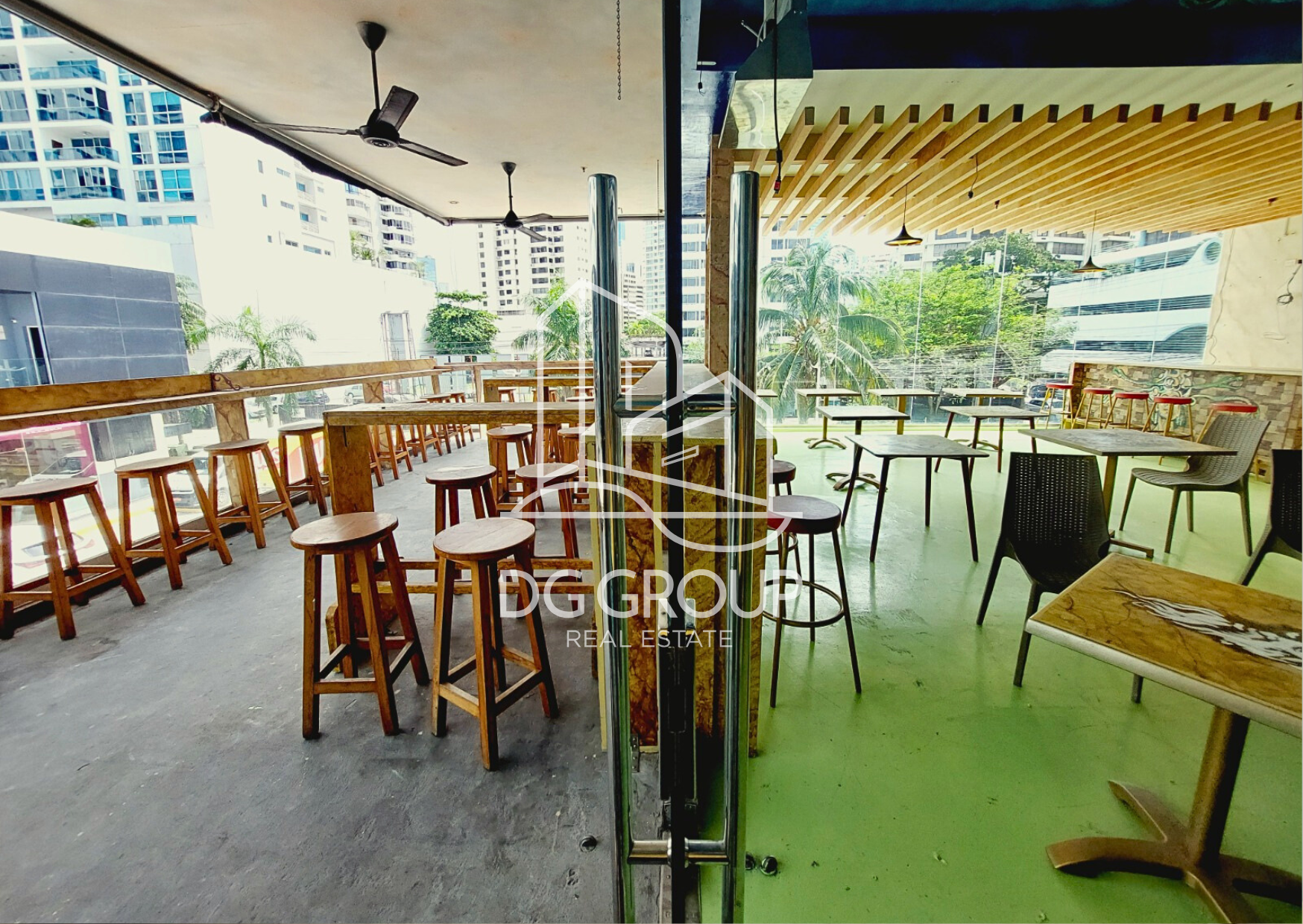 Alquiler de local comercial en Avenida Balboa — foto 2