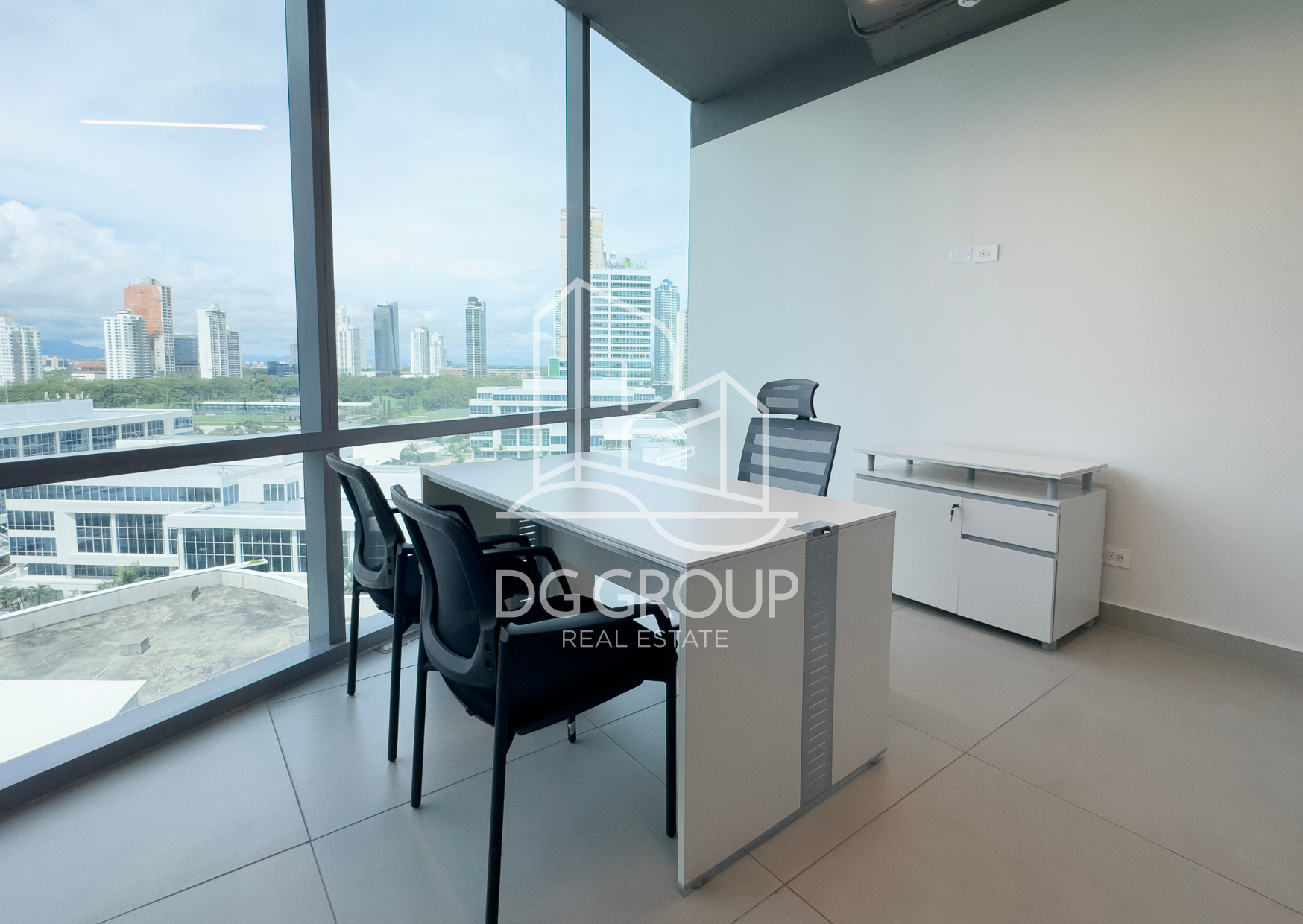 Alquiler de oficina en Costa del Este Finalcial Park — foto 1