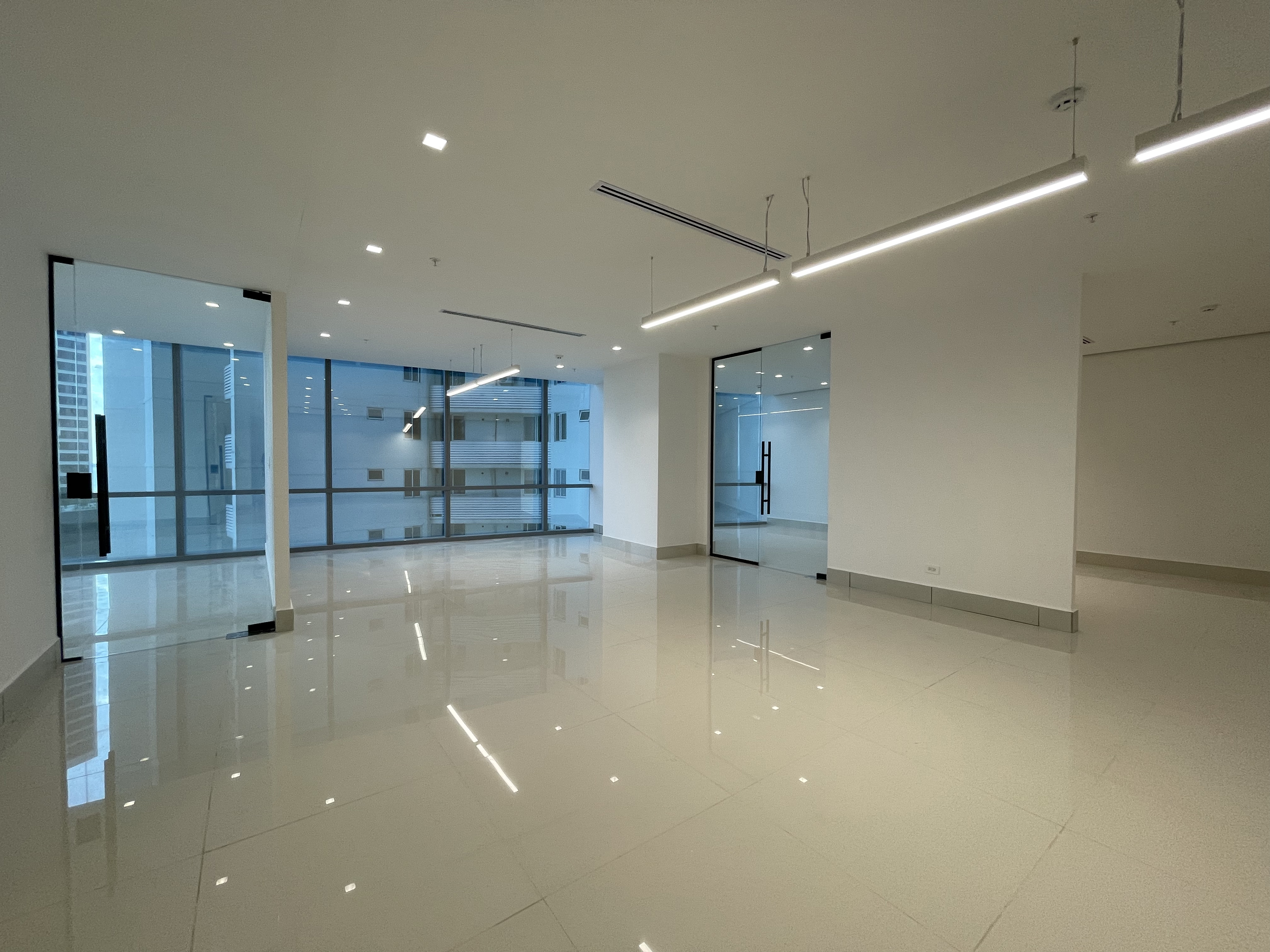 Alquiler de oficina en Costa del Este  Financial Park  — foto 2