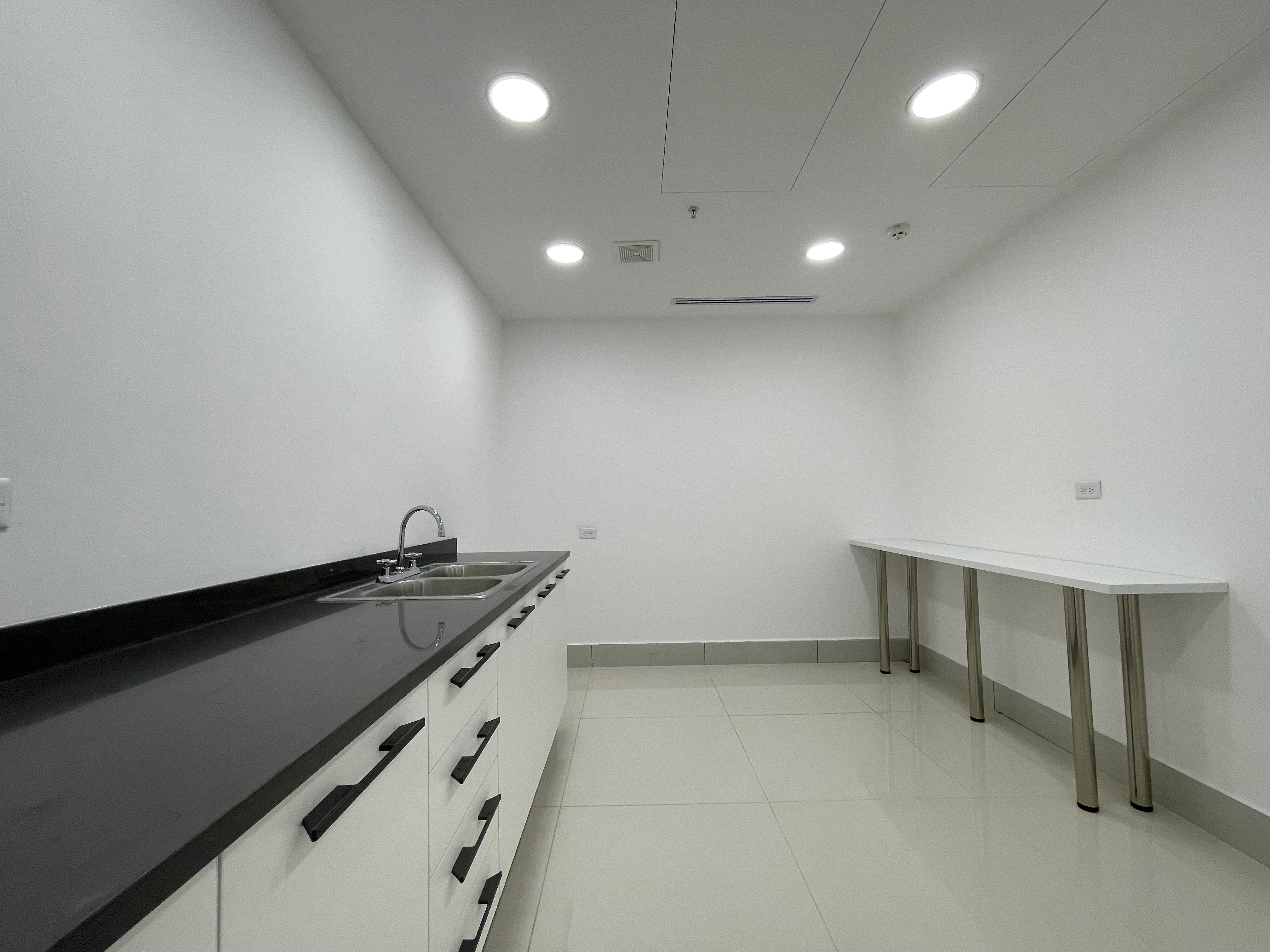 Alquiler de oficina en Costa del Este  Financial Park  — foto 6