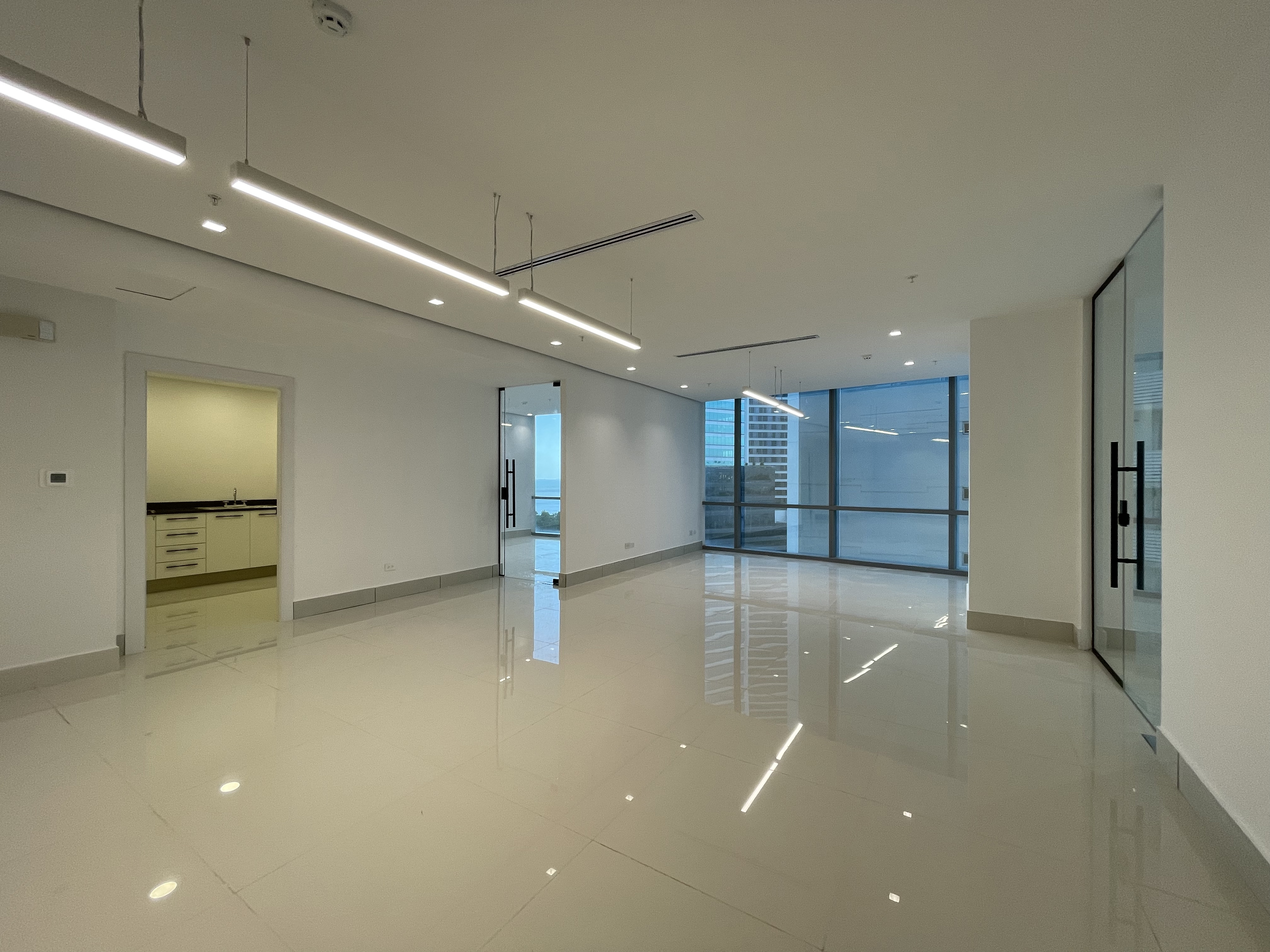 Alquiler de oficina en Costa del Este  Financial Park  — foto 5