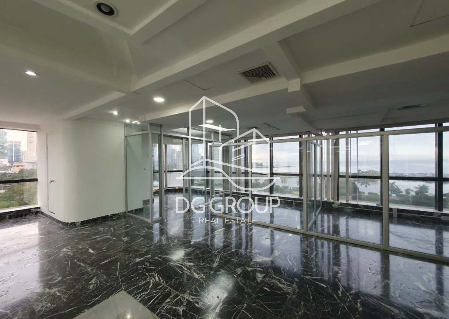 Venta de piso en Avenida Balboa Torre BAC — foto 2
