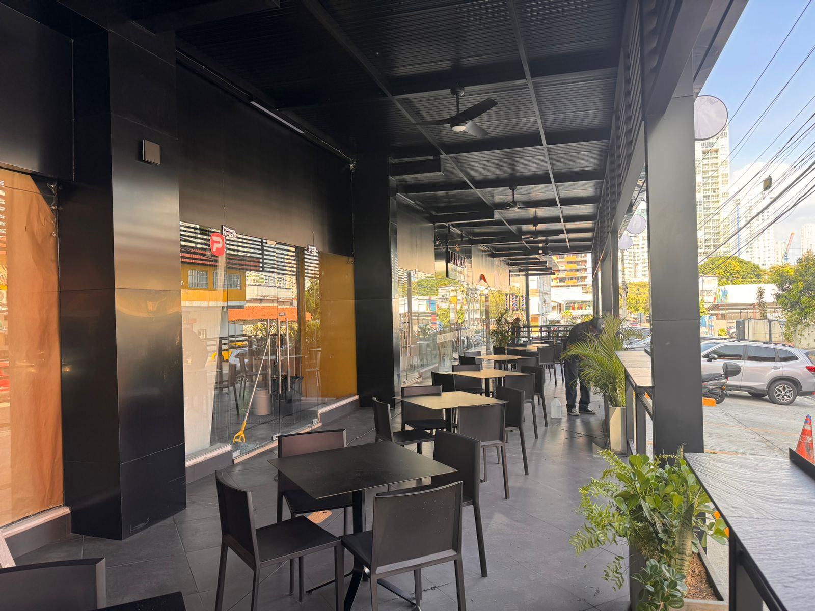 Alquiler de local comercial en San Francisco Plaza 68 Strip — foto 1